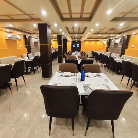 Готель Royal View Residency Бодх-Гая Екстер'єр фото